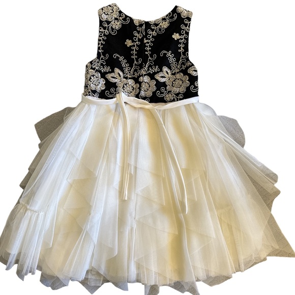 Girls party dress sz 5 - Picture 4 of 5